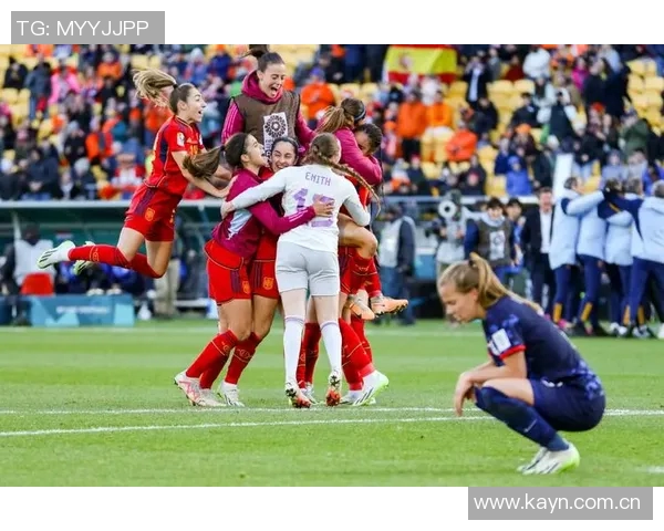 西班牙击败波兰，成功晋级下一轮：足球场上的精彩表现与团队合作